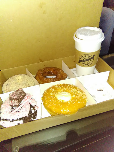 Donut Shop «Do-Rite Donuts & Coffee», reviews and photos, 50 W Randolph St, Chicago, IL 60601, USA