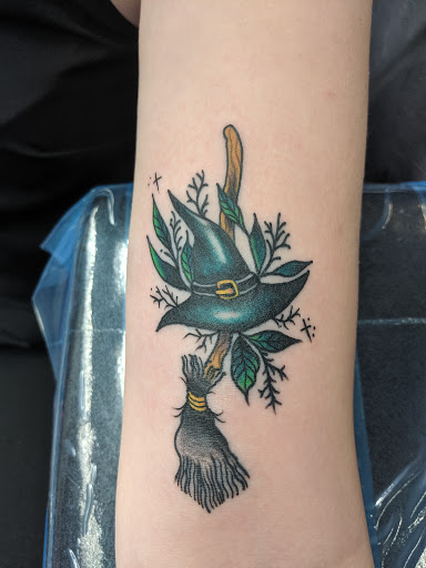 Tattoo Shop «Red Octopus Tattoos & Body Piercings», reviews and photos, 7465 Annapolis Rd, Hyattsville, MD 20784, USA