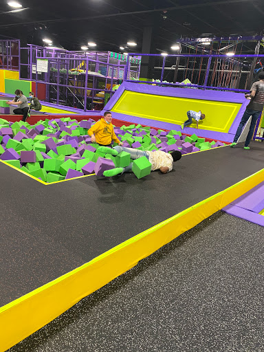 Shopping Mall «Putnam Place Shopping Center», reviews and photos, 1245 Dixwell Ave, Hamden, CT 06514, USA