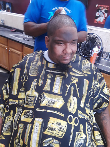Barber Shop «platinum stylez barbershop», reviews and photos, 321 E 200th St, Euclid, OH 44119, USA