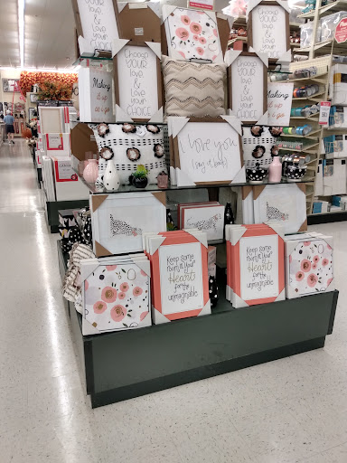 Craft Store «Hobby Lobby», reviews and photos, 3737 W Market St T, Fairlawn, OH 44333, USA