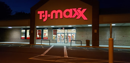 Shopping Mall «Stadium Plaza Shopping Center», reviews and photos, 10 Main St, Tewksbury, MA 01876, USA