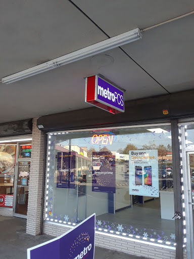 Shopping Mall «Hillendale Shopping Center», reviews and photos, 6859 Loch Raven Blvd, Towson, MD 21286, USA