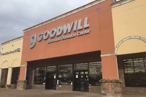 48th St & Ray Goodwill Retail Store and Donations Center image