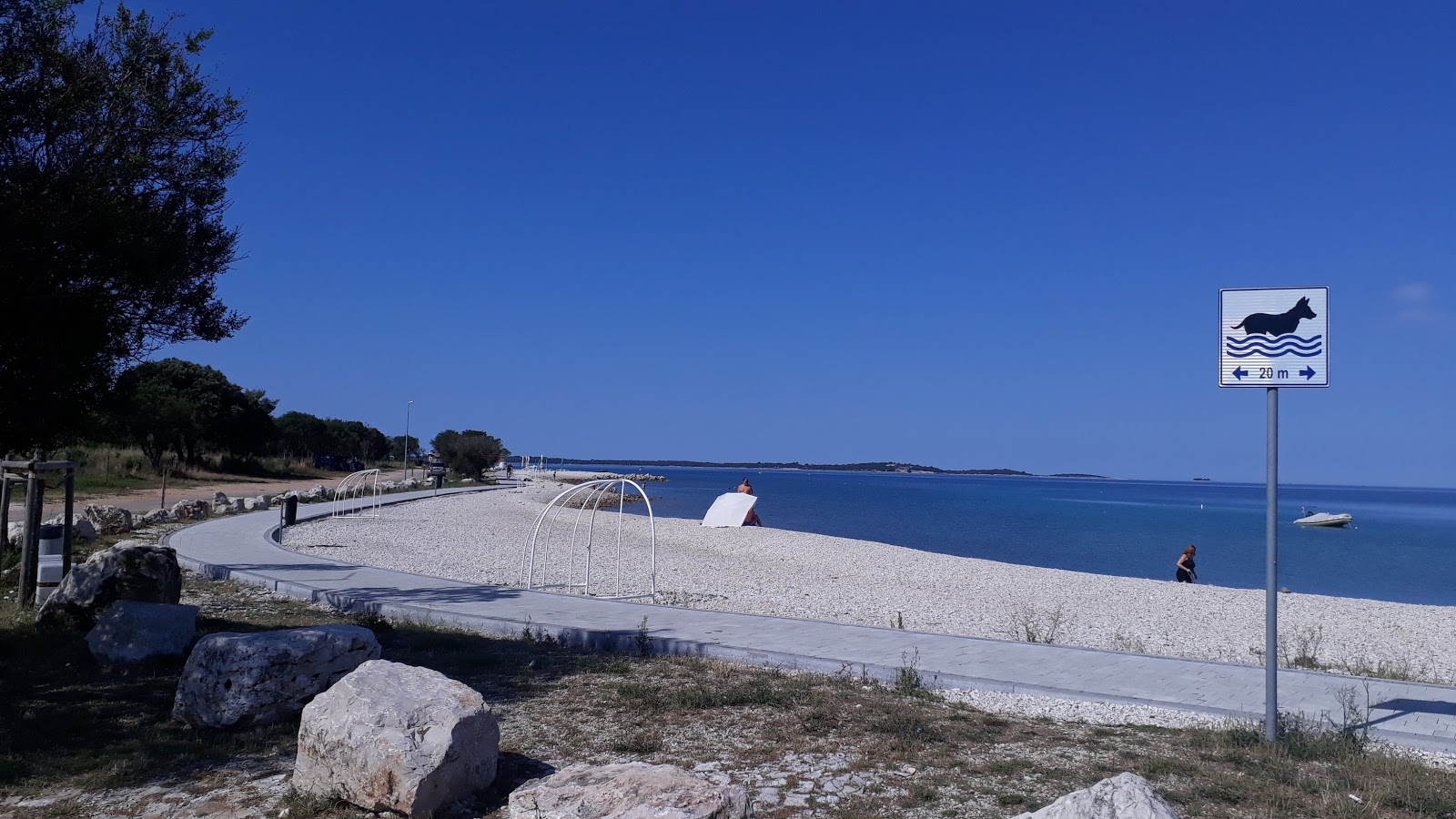 Photo de Portic beach zone des équipements