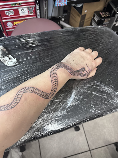 Explore enso tattoo ideas, creative tattoo ideas in Daytona Beach, available at Studio 21 Tattoo & Piercings Daytona Beach