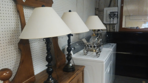 Used Furniture Store «Emmitsburg Auction», reviews and photos, 17319 N Seton Ave, Emmitsburg, MD 21727, USA