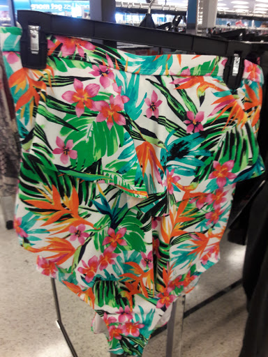 Clothing Store «Ross Dress for Less», reviews and photos, 7884 Van Nuys Blvd, Van Nuys, CA 91402, USA