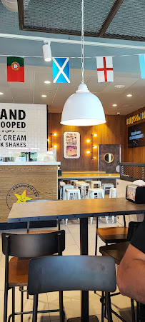 Atmosphère du Restaurant américain Carl's Jr. Bègles à Bègles - n°9