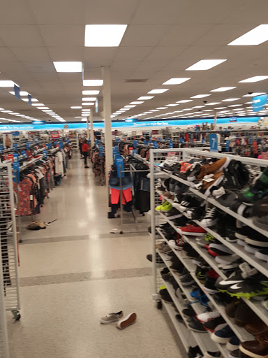 Clothing Store «Ross Dress for Less», reviews and photos, 5820 Lakewood Towne Center Blvd SW, Lakewood, WA 98499, USA