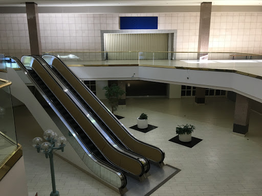 Shopping Mall «Vallco Shopping Mall», reviews and photos, 10123 N Wolfe Rd, Cupertino, CA 95014, USA