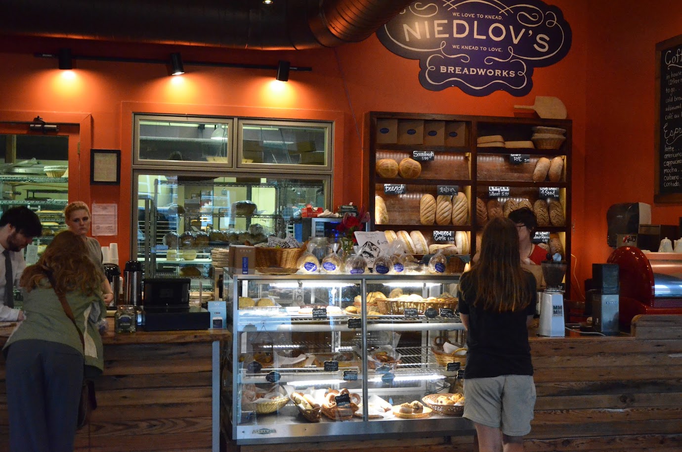 Niedlov's Cafe & Bakery