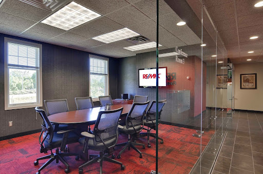 Real Estate Agency «RE/MAX Results», reviews and photos, 480 County Hwy 96 #200, Shoreview, MN 55126, USA