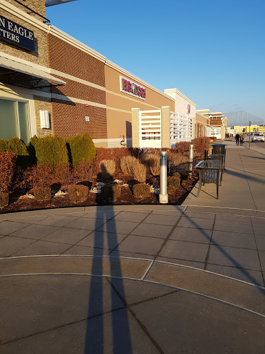Shopping Mall «Taubman Prestige Outlets», reviews and photos, 17057 N Outer 40 Rd, Chesterfield, MO 63005, USA