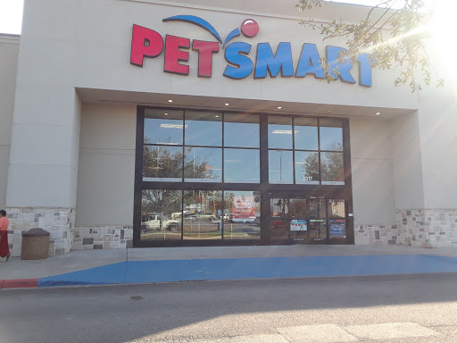 Pet Supply Store «PetSmart», reviews and photos, 2317 W Lincoln St, Harlingen, TX 78552, USA