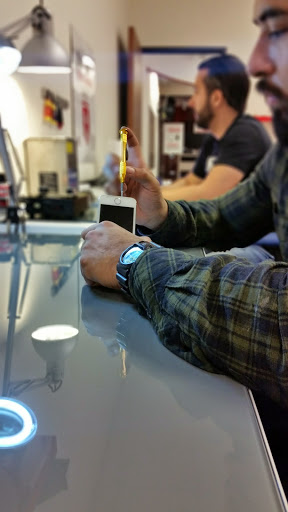 Electronics Repair Shop «CellSpot Cell Phone Repair», reviews and photos, 3318 S Bristol St, Santa Ana, CA 92704, USA