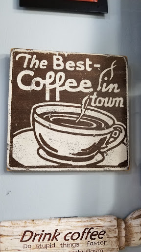 Coffee Shop «Village Coffee Pot of Mount Dora», reviews and photos, 425 N Donnelly St, Mt Dora, FL 32757, USA