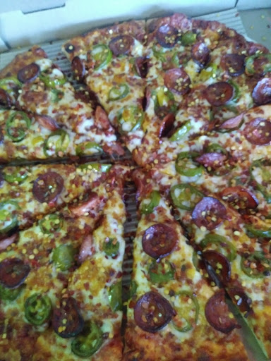 Pizza Restaurant «Round Table Pizza», reviews and photos, 15730 Bellflower Blvd, Bellflower, CA 90706, USA