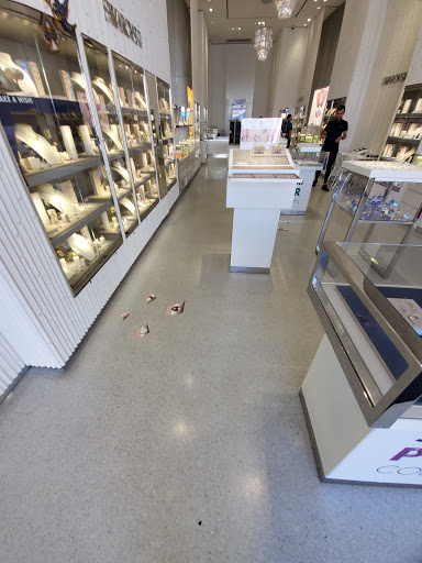 Jewelry Store «Swarovski», reviews and photos, 734 Lincoln Rd, Miami Beach, FL 33139, USA