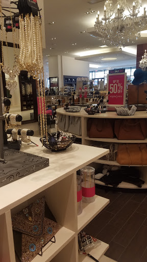 Fashion Accessories Store «Charming Charlie», reviews and photos, 2480 W Happy Valley Rd #1215, Phoenix, AZ 85085, USA