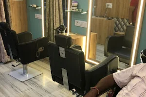 Royals Hair Salon image