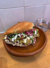 Sandwich au poulet du Restaurant mexicain Chulita à Paris - n°3