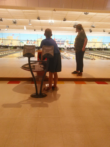 Bowling Alley «Camelot Lanes», reviews and photos, 628 Boardman-Canfield Rd, Youngstown, OH 44512, USA