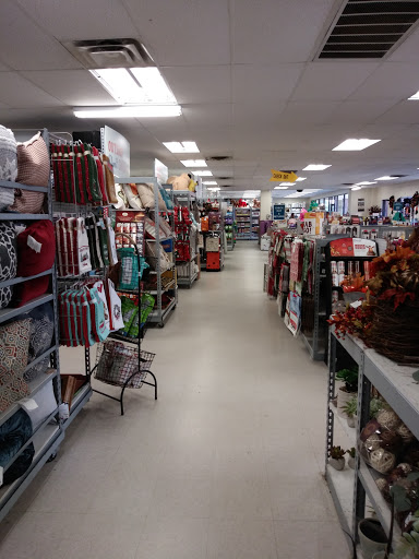 Home Goods Store «Tuesday Morning», reviews and photos, 322 E SE Loop 323, Tyler, TX 75701, USA