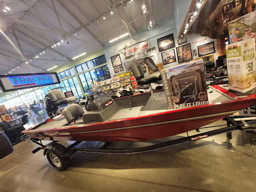 Sporting Goods Store «Bass Pro Shops», reviews and photos, 1 Bass Pro Dr, Bristol, TN 37621, USA