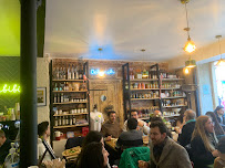 Atmosphère du Restaurant libanais RAAD Four Libanais à Paris - n°9