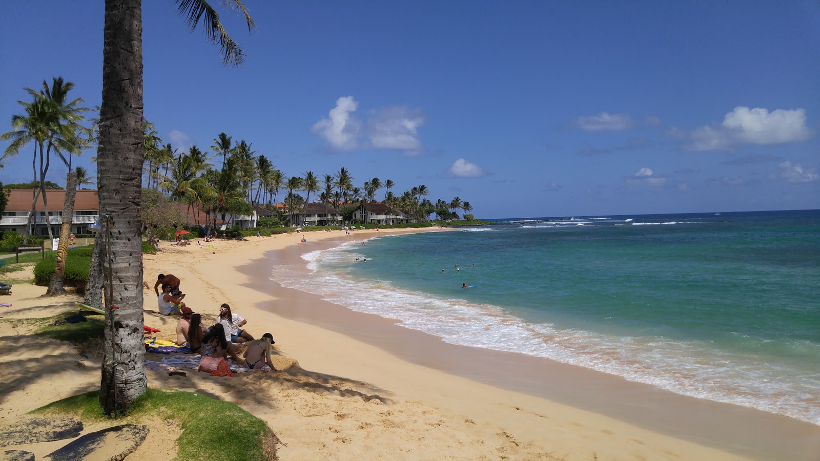 Photo de Plage de Kiahuna avec sable lumineux de surface