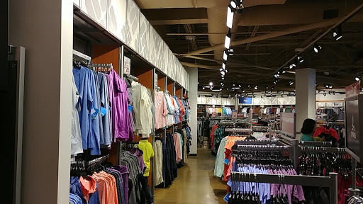 Clothing Store «Columbia Sportswear Outlet Store at Allen Premium Outlets», reviews and photos, 820 Stacy Rd #470, Allen, TX 75013, USA