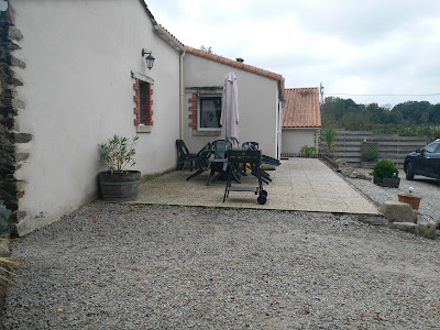 Les Gîtes de la Fontaine "la grange" et "la clé des champs" à Saint-Julien-des-Landes