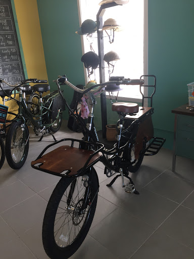 Bicycle Store «Pedego Electric Bikes Franklin», reviews and photos, 234 5th Ave N, Franklin, TN 37064, USA