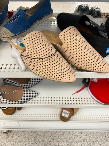 Clothing Store «Ross Dress for Less», reviews and photos, 550 John Ross Pkwy, Rock Hill, SC 29730, USA