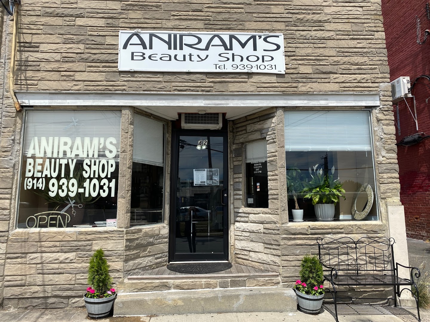 Aniram Beauty Salon