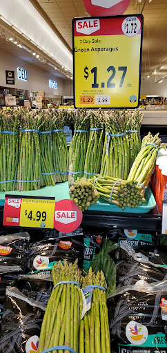 Grocery Store «Stop & Shop», reviews and photos, 1135 Farmington Ave, Berlin, CT 06037, USA