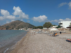 Paralia Komi'in fotoğrafı - rahatlamayı sevenler arasında popüler bir yer