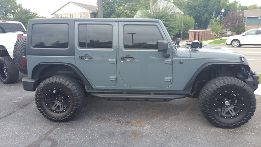 Car Dealer «Auto Villa», reviews and photos, 302 S Lake St, Grayslake, IL 60030, USA