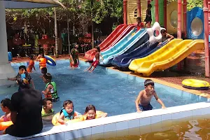 Synny Water Park image