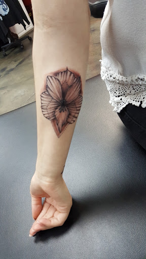 Tattoo Shop «Dr. Tattoo Studio», reviews and photos, 13915 Harbor Blvd, Garden Grove, CA 92843, USA