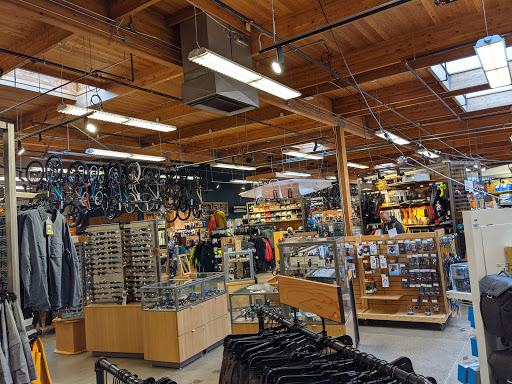 Camping Store «REI», reviews and photos, 7410 SW Bridgeport Rd, Tigard, OR 97224, USA