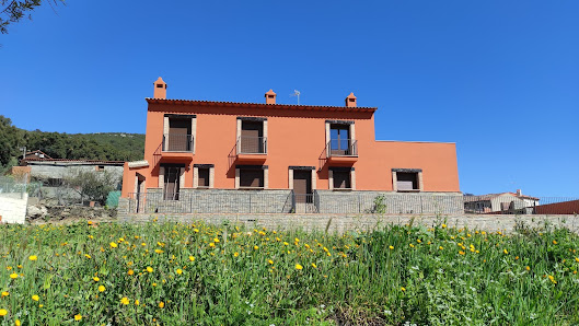 Casa Rural La Colmena del Geoparque Av. de Guadalupe, 23, A, 10331 Navatrasierra, Cáceres, España