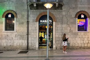 Harats Irish Pub Split image