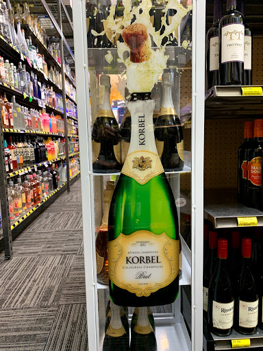 Liquor Store «Colonial Liquor & Wine», reviews and photos, 12100 E Colonial Dr, Orlando, FL 32826, USA