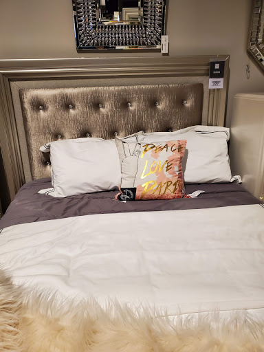 Furniture Store «American Signature Furniture», reviews and photos, 7461 North Point Pkwy, Alpharetta, GA 30022, USA