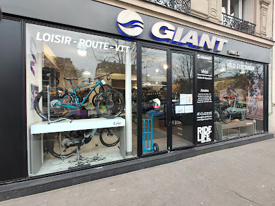 Giant Paris 12 à Paris