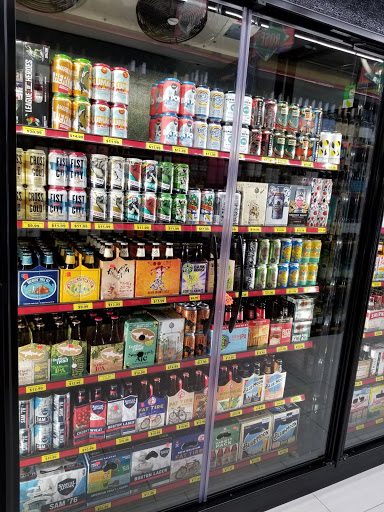 Liquor Store «Gold Crown Liquors Store», reviews and photos, 3425 N Clark St, Chicago, IL 60657, USA