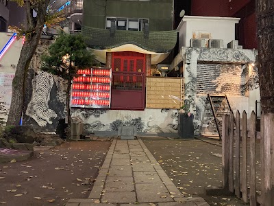 歌舞伎町公園（神社）