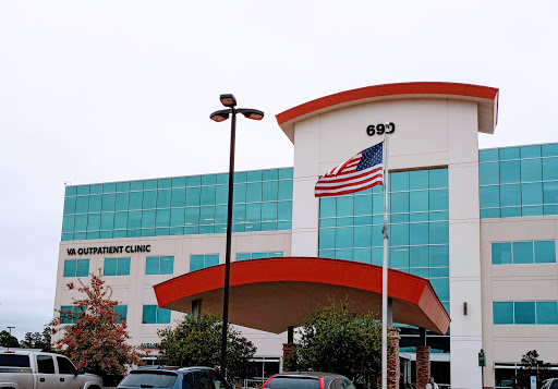 690 S Loop 336 W, Conroe, TX 77304, USA